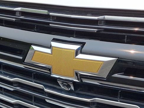 Used 2025 Chevrolet Suburban High Country AWD/4WD image 31