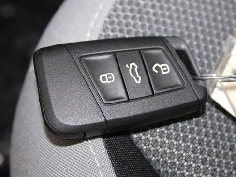 Used 2024 Volkswagen Taos S FWD image 33
