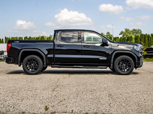 Used 2023 GMC Sierra 1500 Elevation AWD/4WD image 2