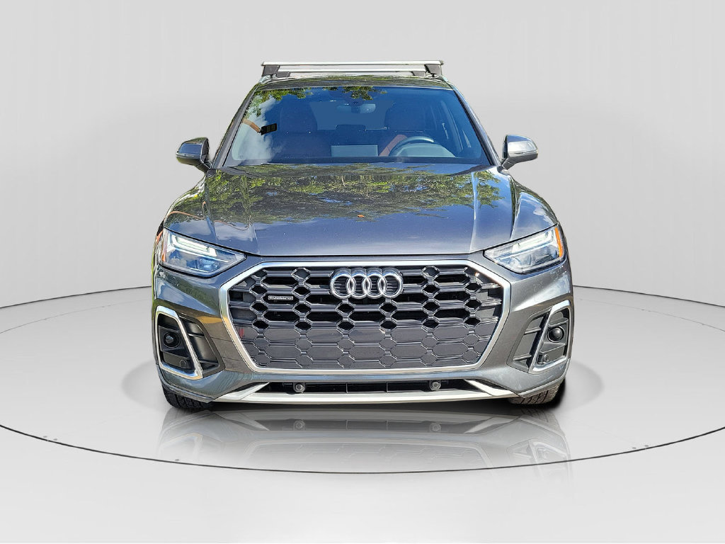 Used 2022 Audi Q5 2.0T Premium w/ Convenience Package AWD/4WD image 2