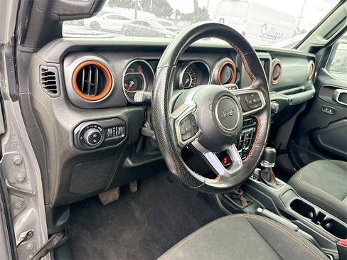 Used 2021 Jeep Gladiator Mojave w/ Auxiliary Switch Group image 10