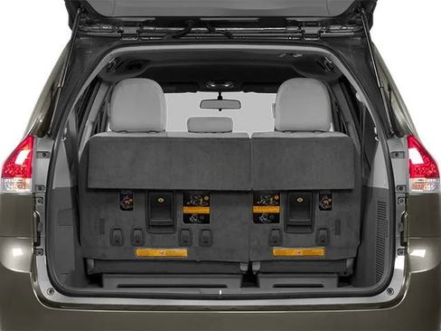 Used 2014 Toyota Sienna LE image 12