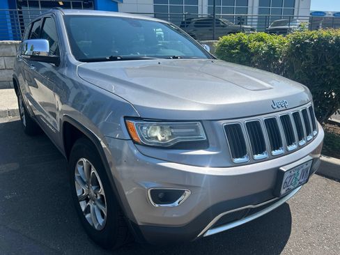 Used 2016 Jeep Grand Cherokee Limited w/ Luxury Group II AWD/4WD image 3