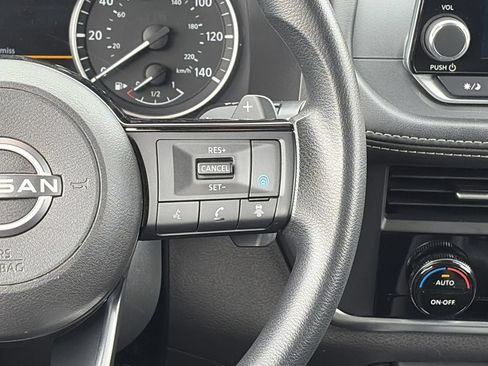 Used 2023 Nissan Rogue SV FWD image 23