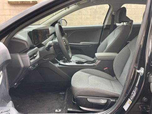 Used 2025 Kia K4 LXS image 25