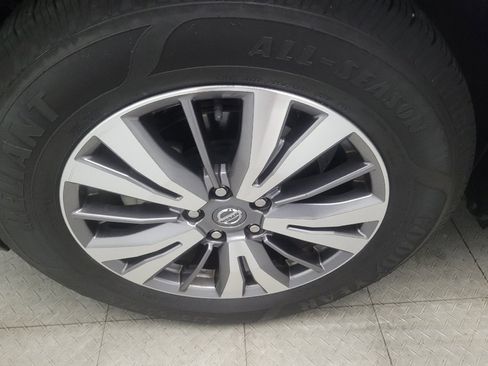 Used 2020 Nissan Pathfinder SL FWD image 31