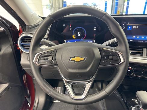 Used 2024 Chevrolet Trax LT w/ Driver Confidence Package FWD image 12