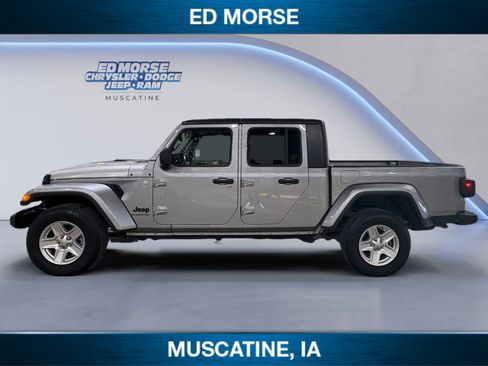 Used 2021 Jeep Gladiator Sport image 2