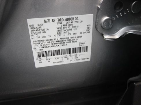 Used 2020 Ford Explorer XLT w/ Comfort Package AWD/4WD image 30