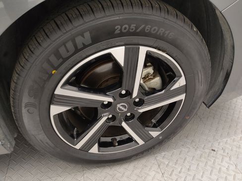 Used 2024 Nissan Sentra SV FWD image 31