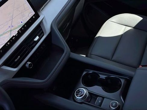 New 2026 Ford Explorer Active w/ Active Comfort Package RWD image 26