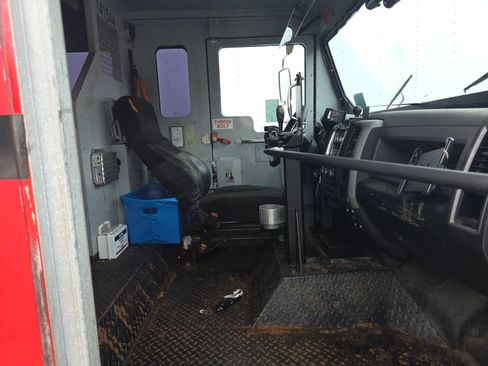 Used 2014 RAM 5500 Tradesman w/ Chrome Appearance Group RWD image 9