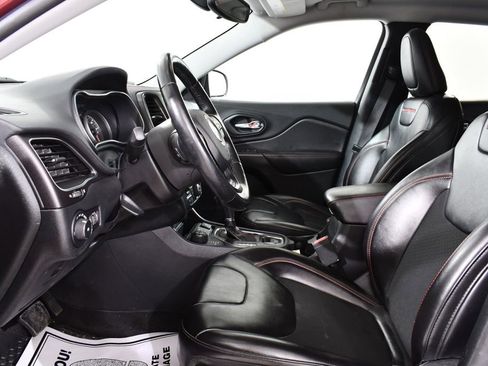 Used 2020 Jeep Cherokee Trailhawk w/ Cold Weather Group image 6