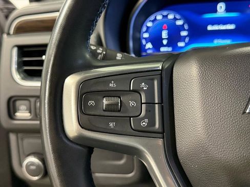 Used 2023 Chevrolet Suburban Premier image 23