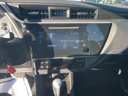 Used 2018 Toyota Corolla SE image 20
