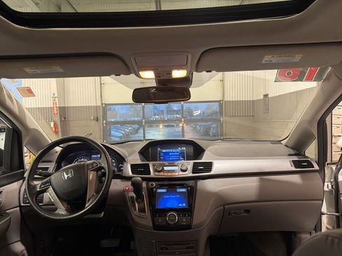 Used 2016 Honda Odyssey EX-L image 18