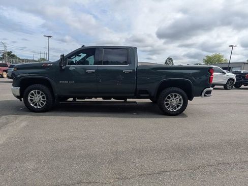 Used 2025 Chevrolet Silverado 3500 LTZ w/ LTZ Premium Package AWD/4WD image 7