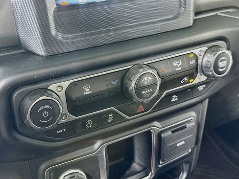 Used 2022 Jeep Wrangler Unlimited Sport AWD/4WD image 25