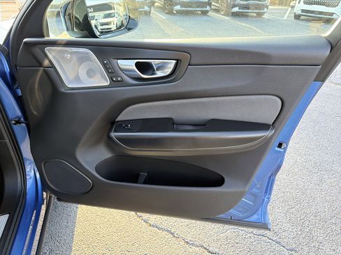 Used 2021 Volvo XC60 T5 R-Design image 13