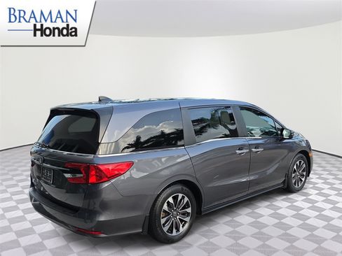 Certified 2024 Honda Odyssey EX-L image 3