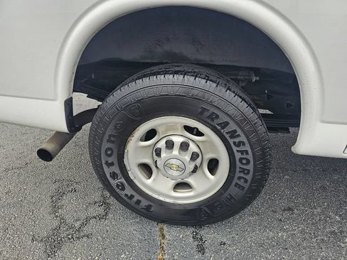 Used 2020 Chevrolet Express 3500 RWD image 11