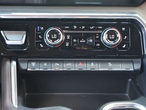 Used 2024 GMC Sierra 2500 Denali w/ Denali Reserve Package image 17