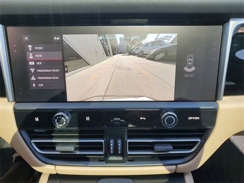 Used 2024 Porsche Macan image 31