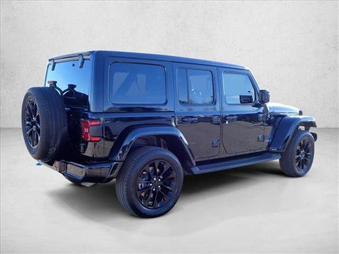 Used 2021 Jeep Wrangler Unlimited Sahara image 4