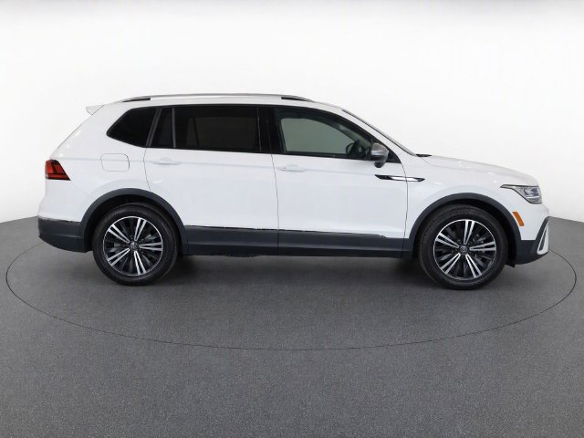 Certified 2024 Volkswagen Tiguan Wolfsburg Edition AWD/4WD image 8