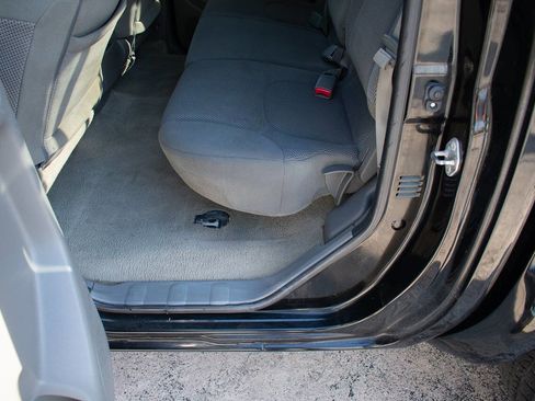 Used 2018 Nissan Frontier SV image 27