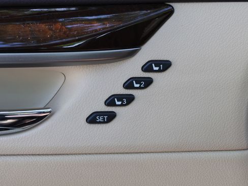 Used 2017 Lexus ES 350 w/ Premium Package FWD image 13