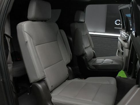 Used 2021 Chevrolet Suburban Z71 w/ Luxury Package image 36