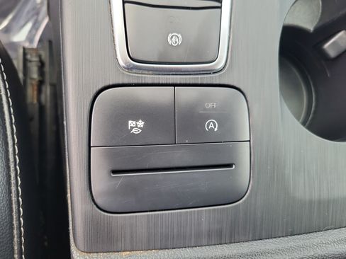 Used 2020 Ford Escape SEL FWD image 27