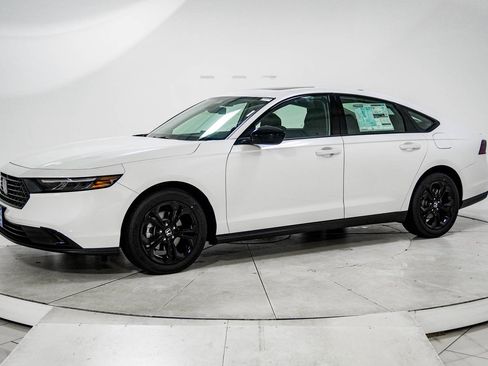 New 2025 Honda Accord SE image 4