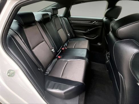Used 2018 Honda Accord Sport image 29