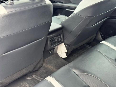 Certified 2025 Toyota Camry SE image 15