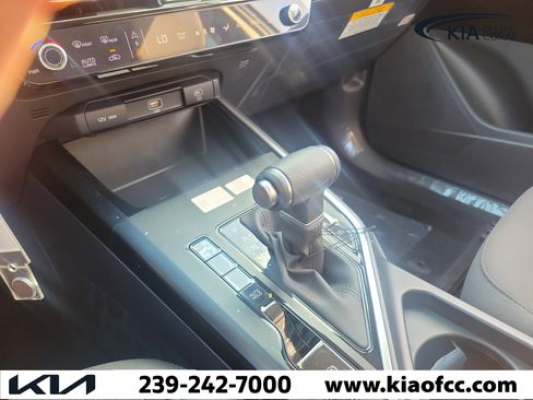 New 2026 Kia Niro LX FWD image 30