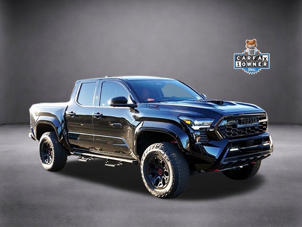 Used 2025 Toyota Tacoma TRD Pro AWD/4WD image 2