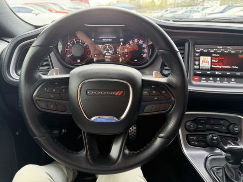 Used 2022 Dodge Challenger R/T w/ Plus Package image 11