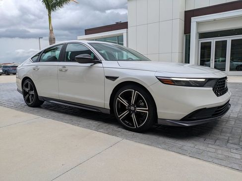 Used 2023 Honda Accord Sport image 4