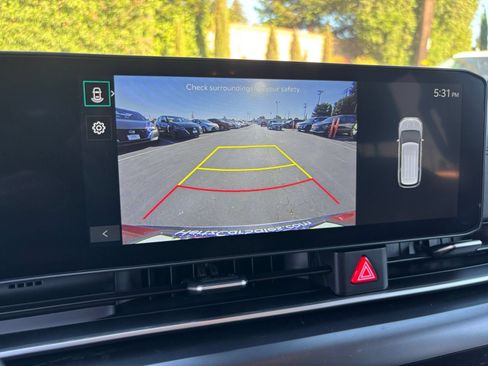 Used 2026 Kia Carnival FWD image 21