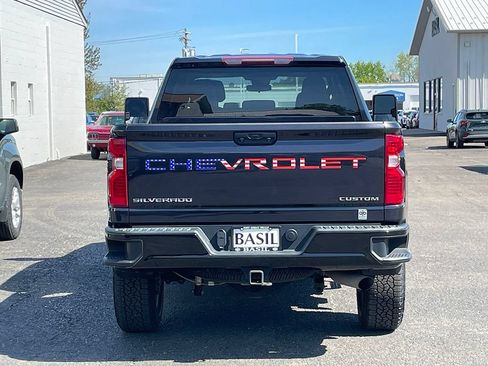 Used 2024 Chevrolet Silverado 2500 Custom w/ Custom Convenience Package AWD/4WD image 18