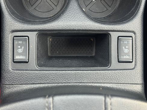 Used 2019 Nissan Rogue SV image 17