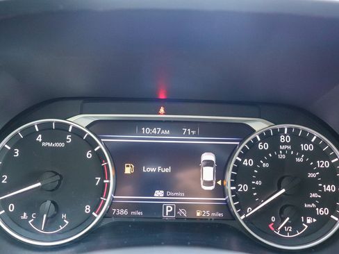Used 2025 Nissan Sentra SR w/ Midnight Edition FWD image 26