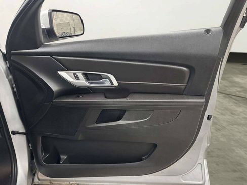 Used 2017 GMC Terrain SLE FWD image 19