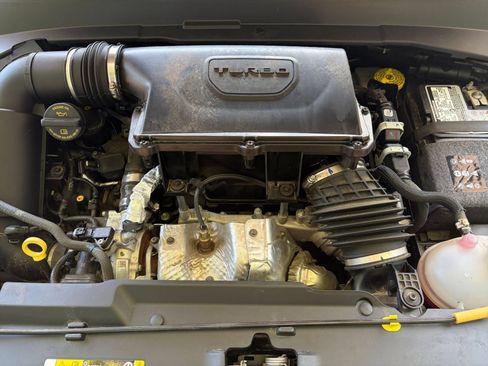 Used 2025 Jeep Compass Latitude AWD/4WD image 32