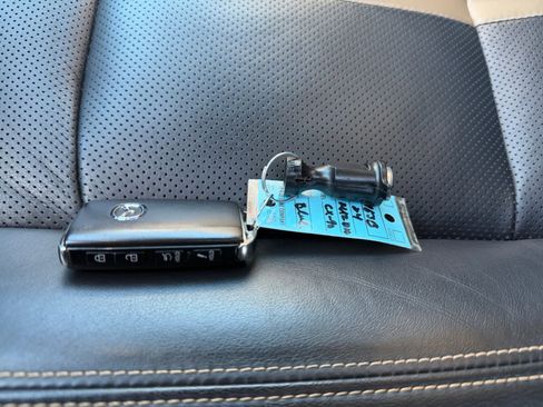 Used 2024 MAZDA CX-90 Plug-In Hybrid w/ Premium Plus image 9