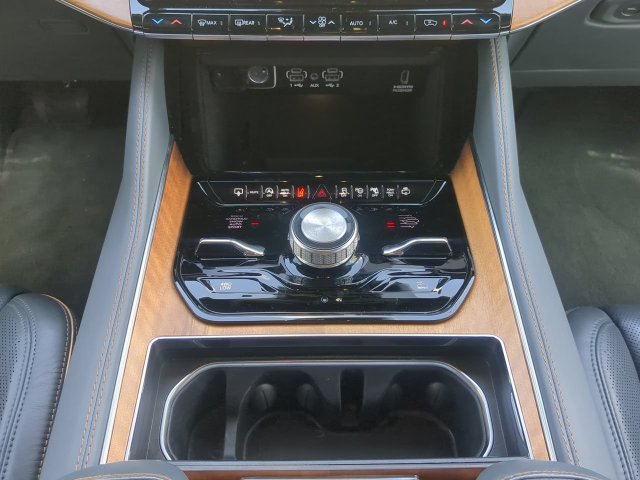 Used 2023 Jeep Grand Wagoneer L Series II AWD/4WD image 22