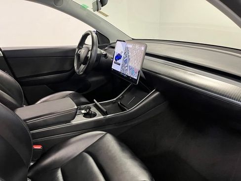 Used 2021 Tesla Model Y Long Range AWD/4WD image 11
