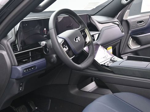 New 2026 INFINITI QX80 4WD image 7